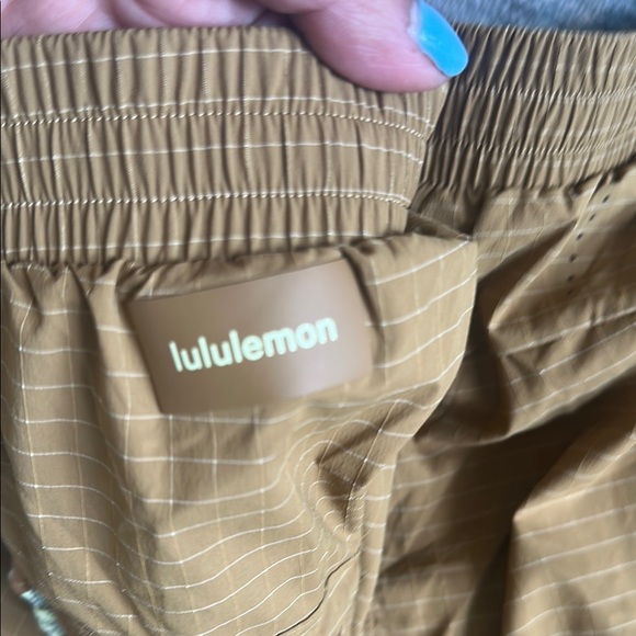 lululemon athletica Men's Tan Hike to Swim Shorts - Picture 4 of 8